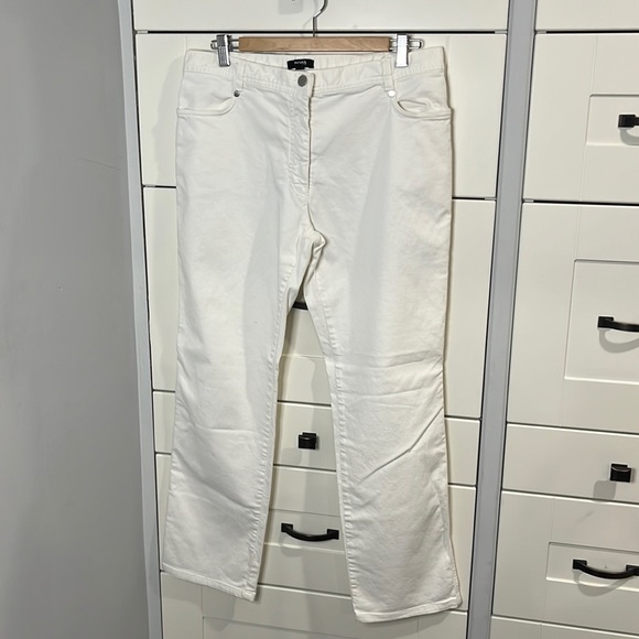 Hugo Boss Denim - HUGO Boss. White jeans. Size 12. 32 x 29. Made in Italy.